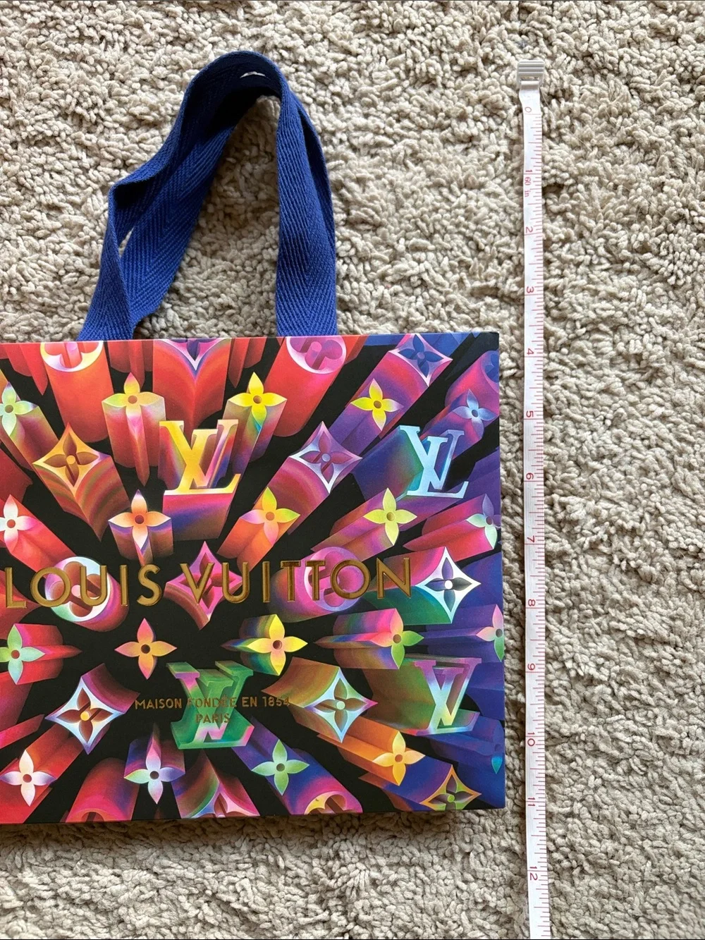 Louis Vuitton Limited Edition 2019 shopping bag & unused gift tag with ribbon - Picture 10 of 13